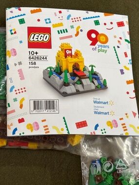 LEGO "90th Anniversary Mini Castle" 6426244-1UNOPENED